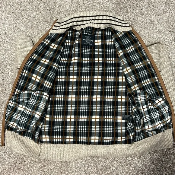 NWOT men’s sweater - Picture 5 of 7